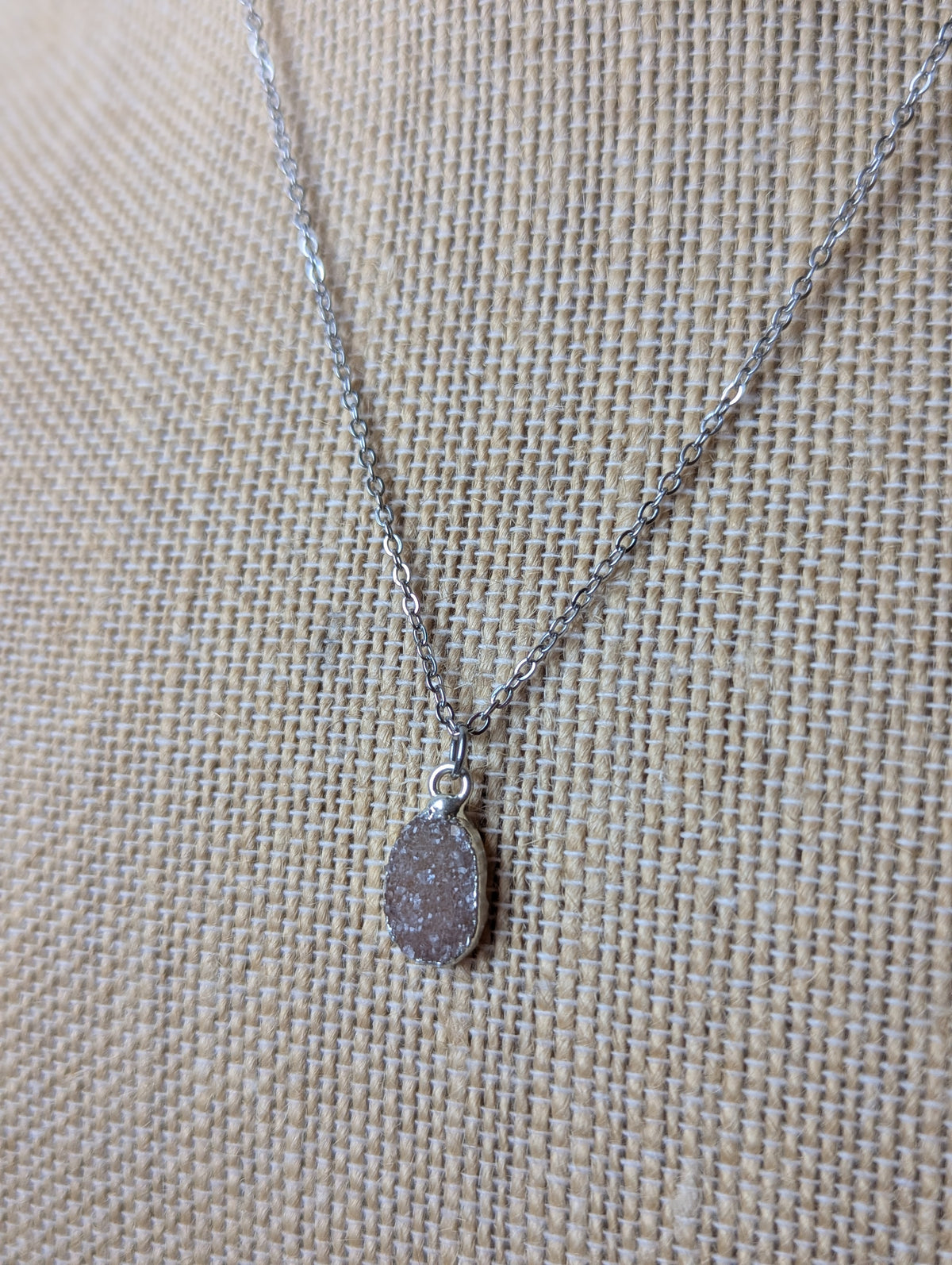 Colgantes Druzy en acero inoxidable (varios estilos disponibles)