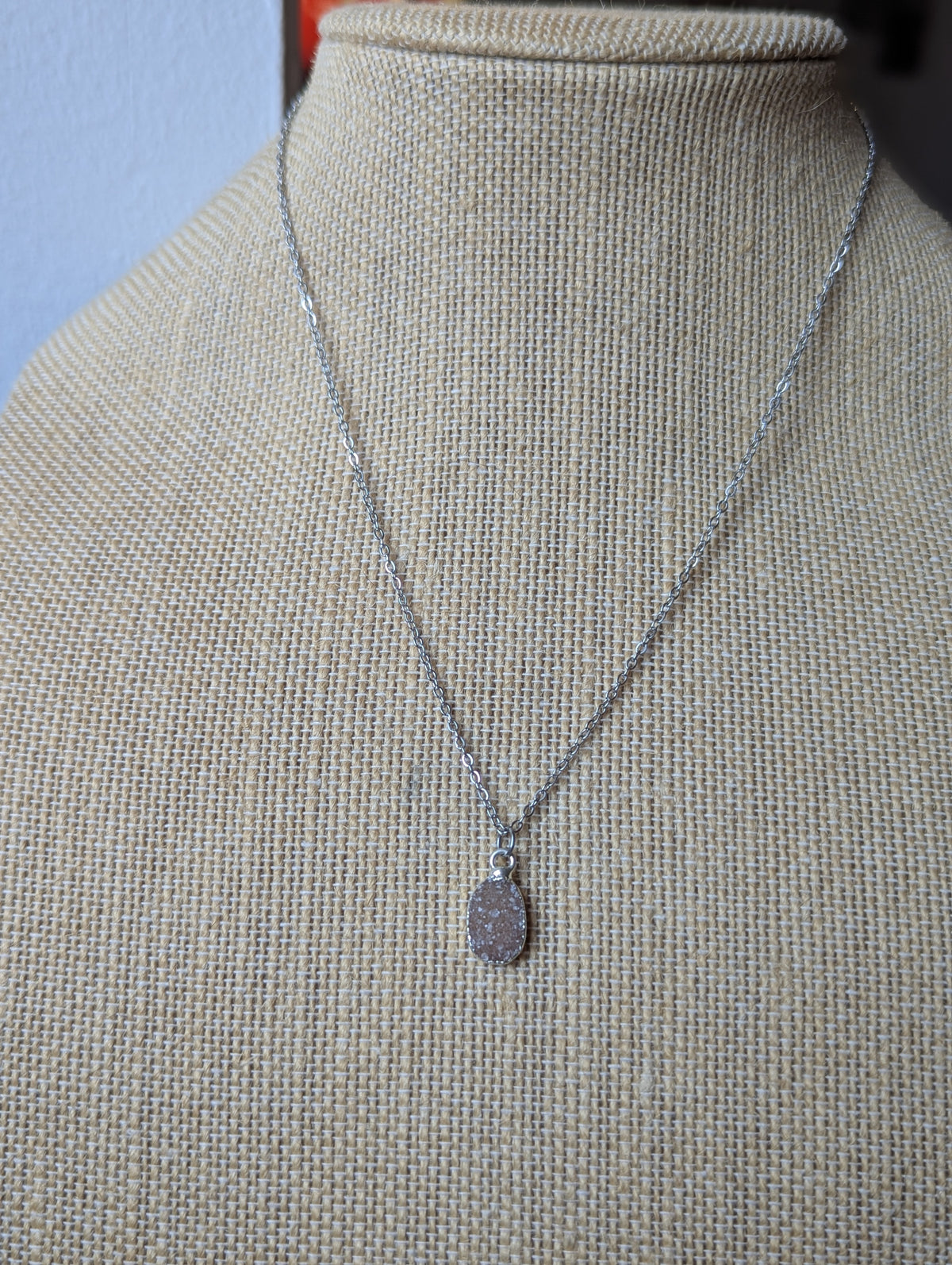 Colgantes Druzy en acero inoxidable (varios estilos disponibles)