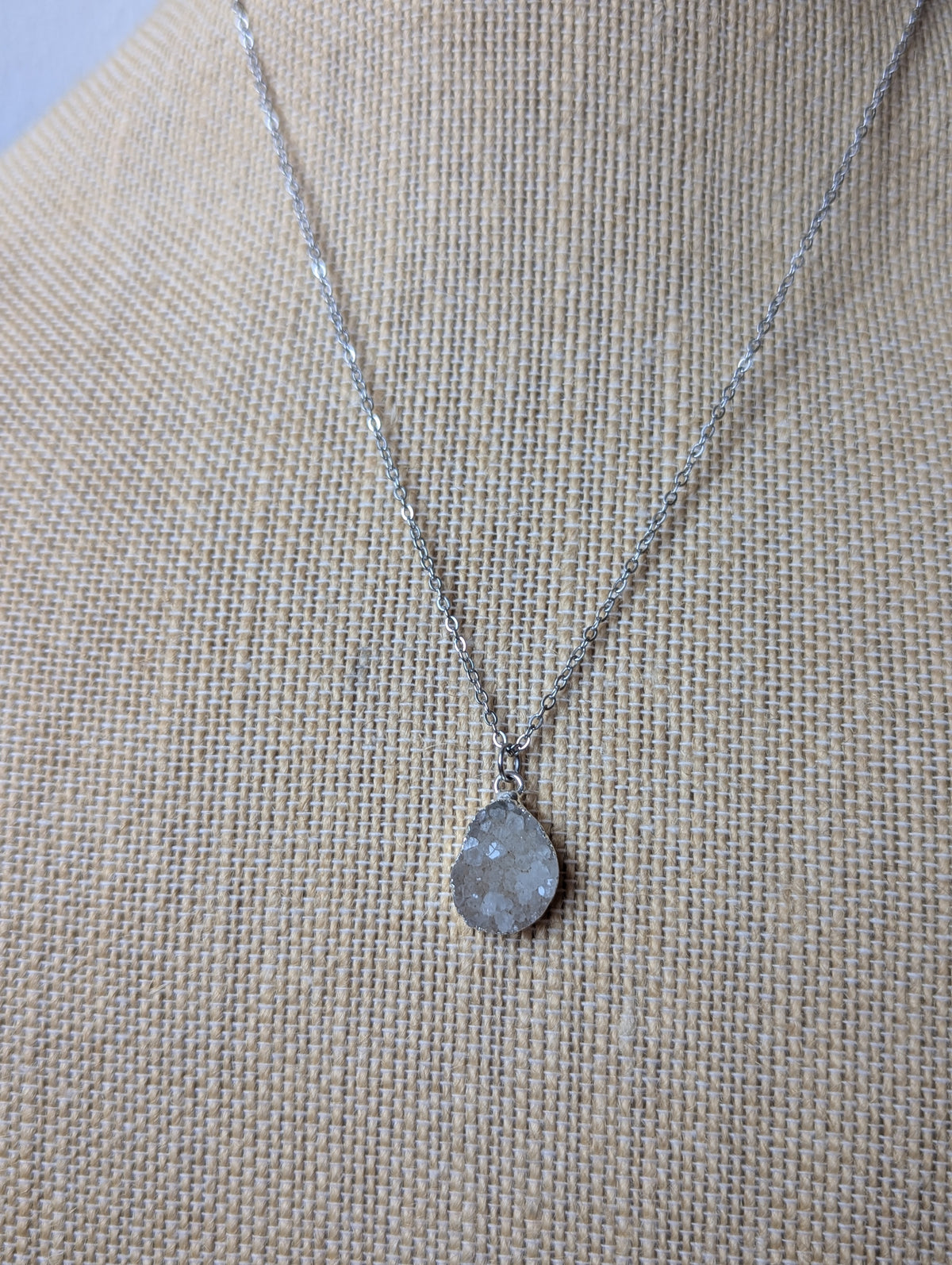 Colgantes Druzy en acero inoxidable (varios estilos disponibles)