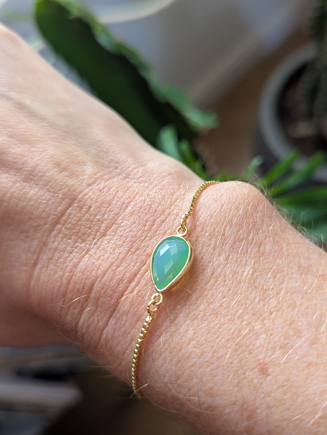 Light Green Opalite Faceted Tear Drop Quartz Gold Slider Bracelet
