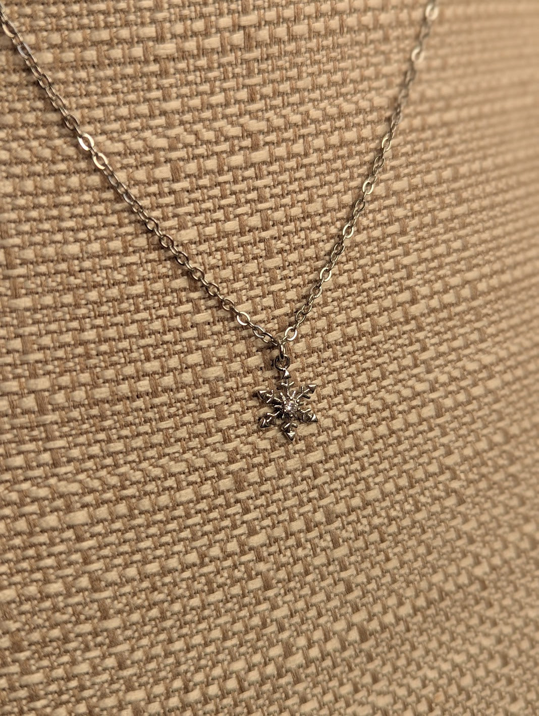Snowflake Necklace and Earrings Gift Box (Silver or Gold)