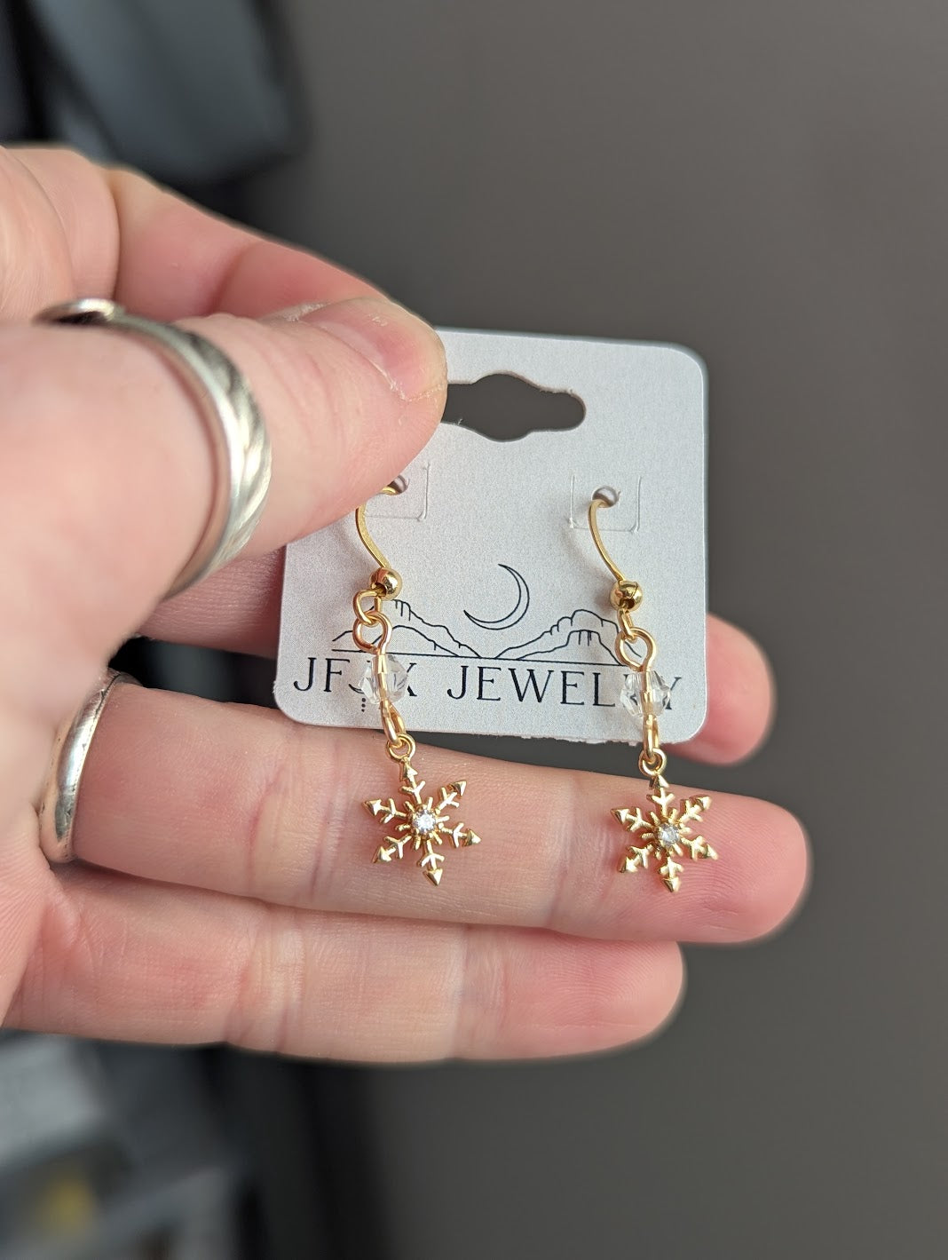 Snowflake Necklace and Earrings Gift Box (Silver or Gold)