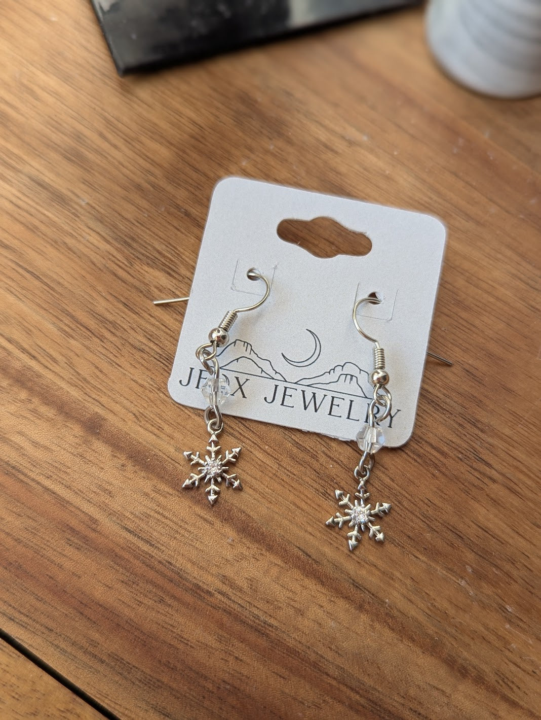 Snowflake Necklace and Earrings Gift Box (Silver or Gold)