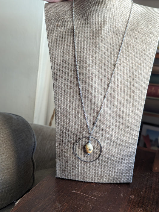 Collar de plata con lazo de ágata de encaje loco