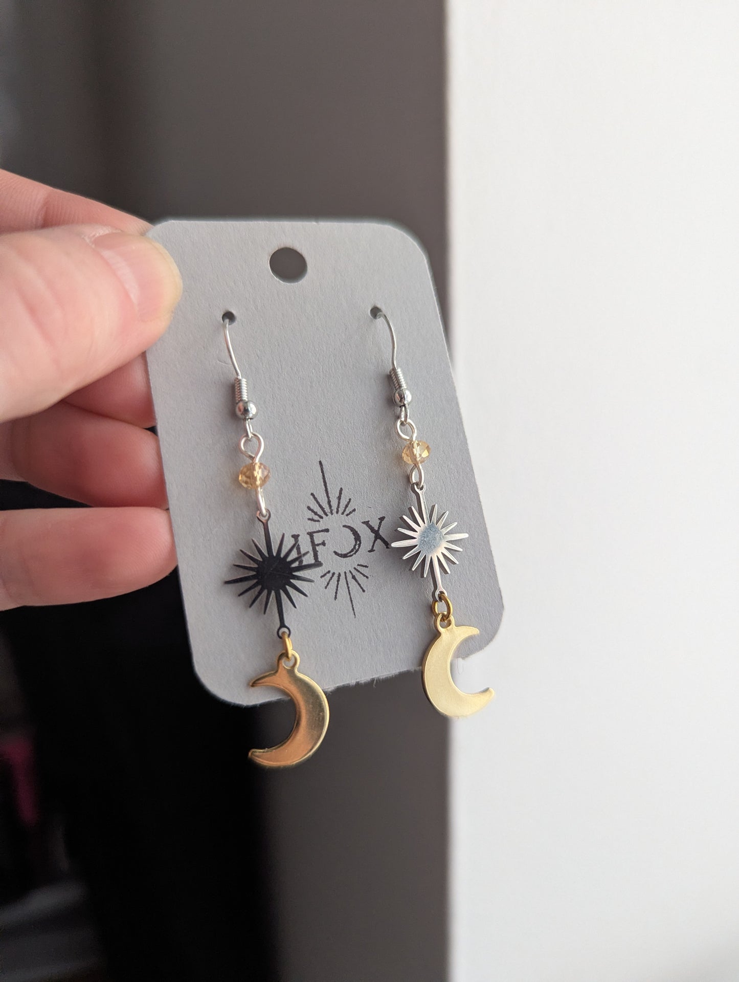 Pendientes de acero inoxidable de metal mixto con luna creciente y rayos de sol