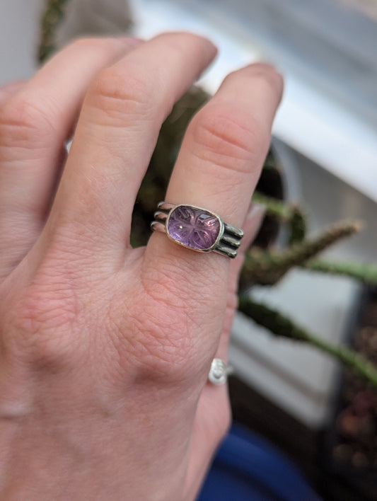 Floral Cared Amethyst Sterling Silver Ring - Size 7