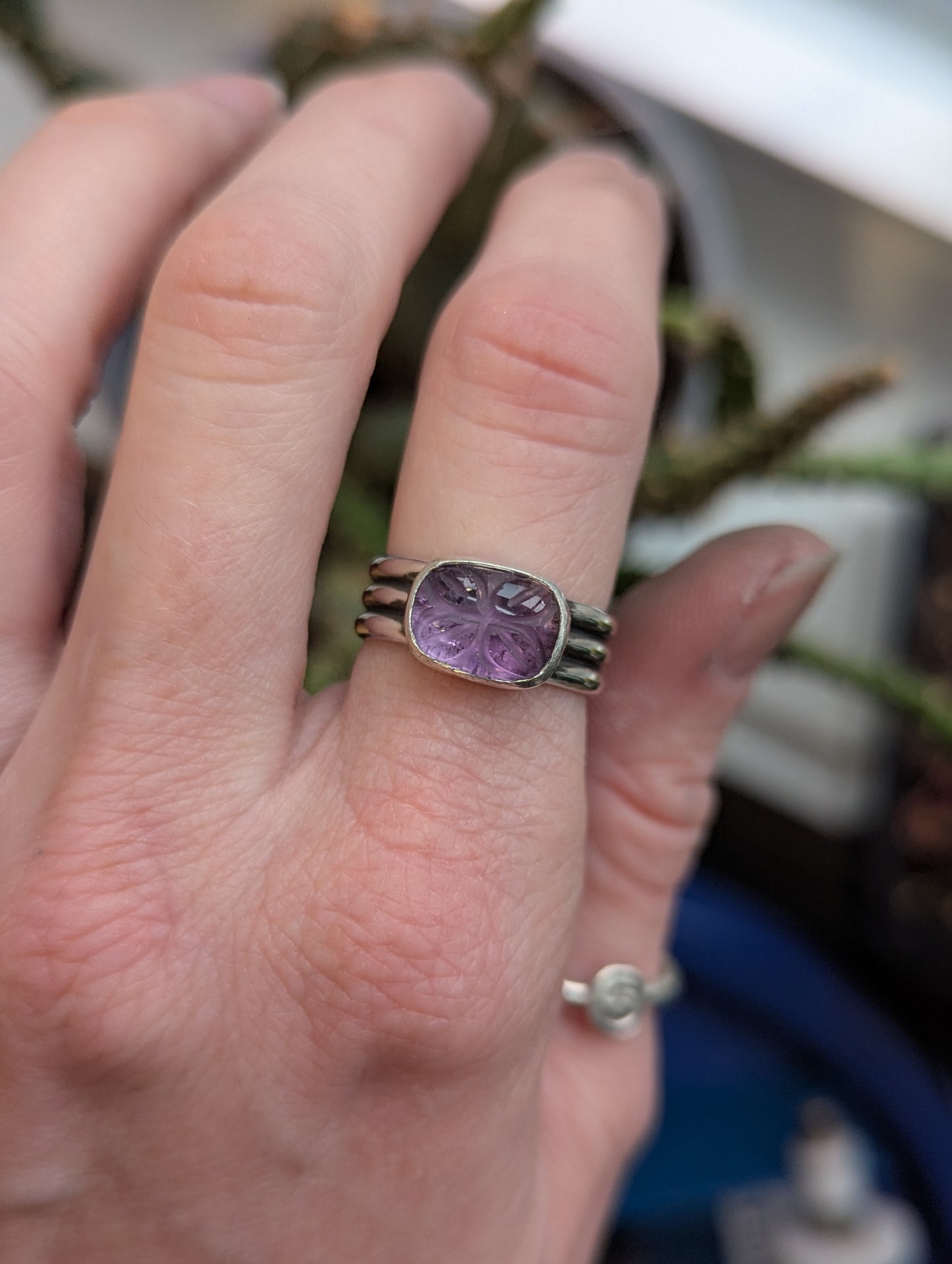Floral Cared Amethyst Sterling Silver Ring - Size 7