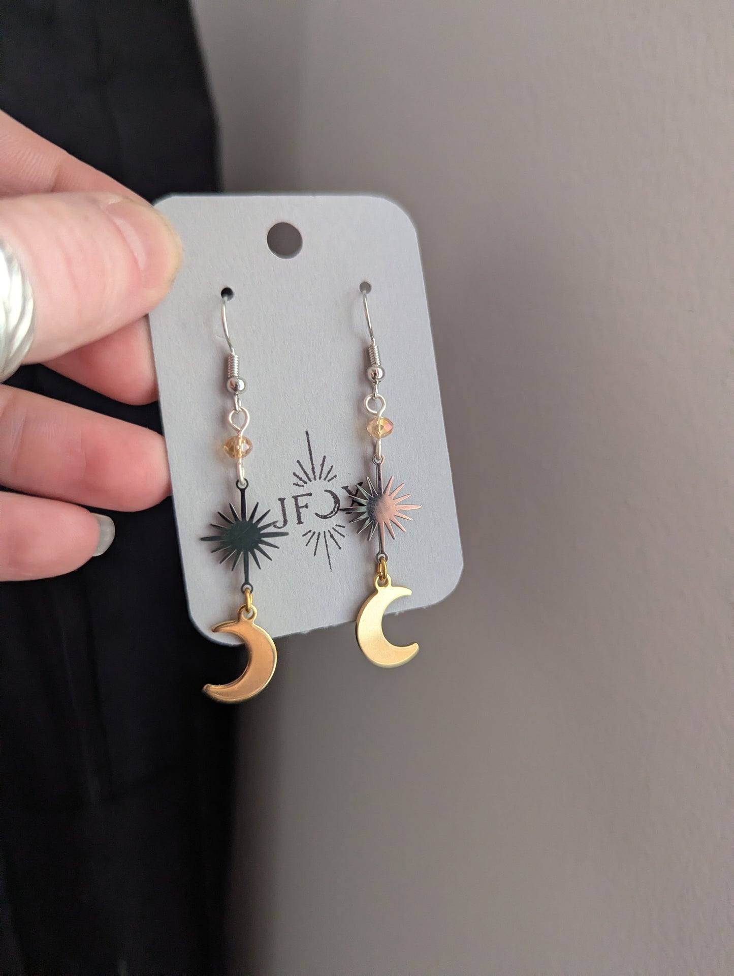 Pendientes de acero inoxidable de metal mixto con luna creciente y rayos de sol