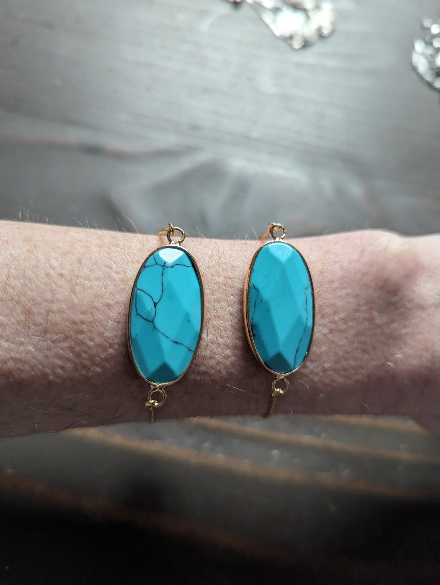 Turquoise Howlite Adjustable Slide Bracelet - Gold