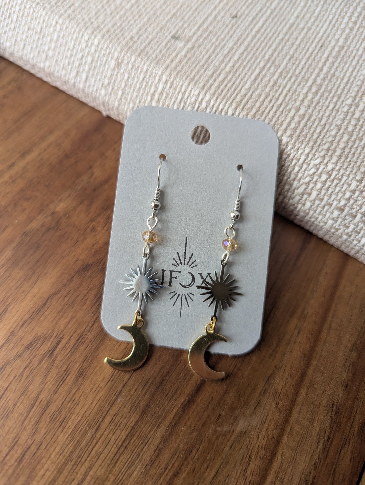 Pendientes de acero inoxidable de metal mixto con luna creciente y rayos de sol