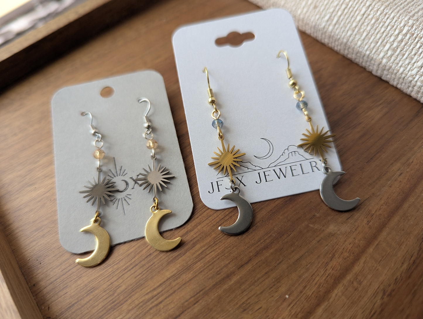 Pendientes de acero inoxidable de metal mixto con luna creciente y rayos de sol