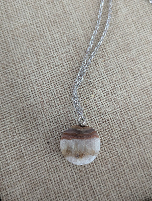 Colgante redondo de plata con amatista (varios estilos disponibles)