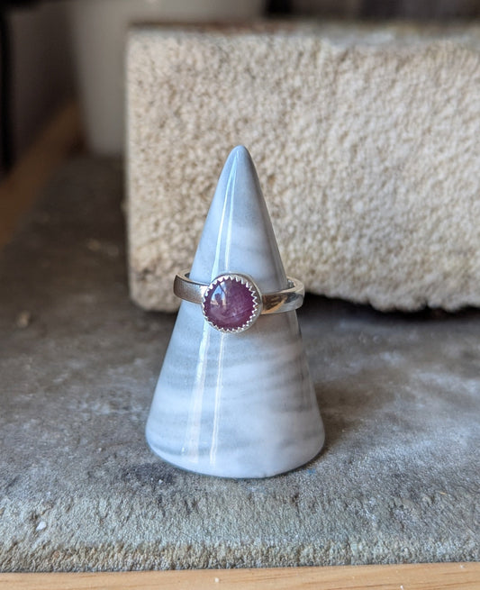 Ruby Star Sapphire Round Sterling Silver Ring - Size 7.5