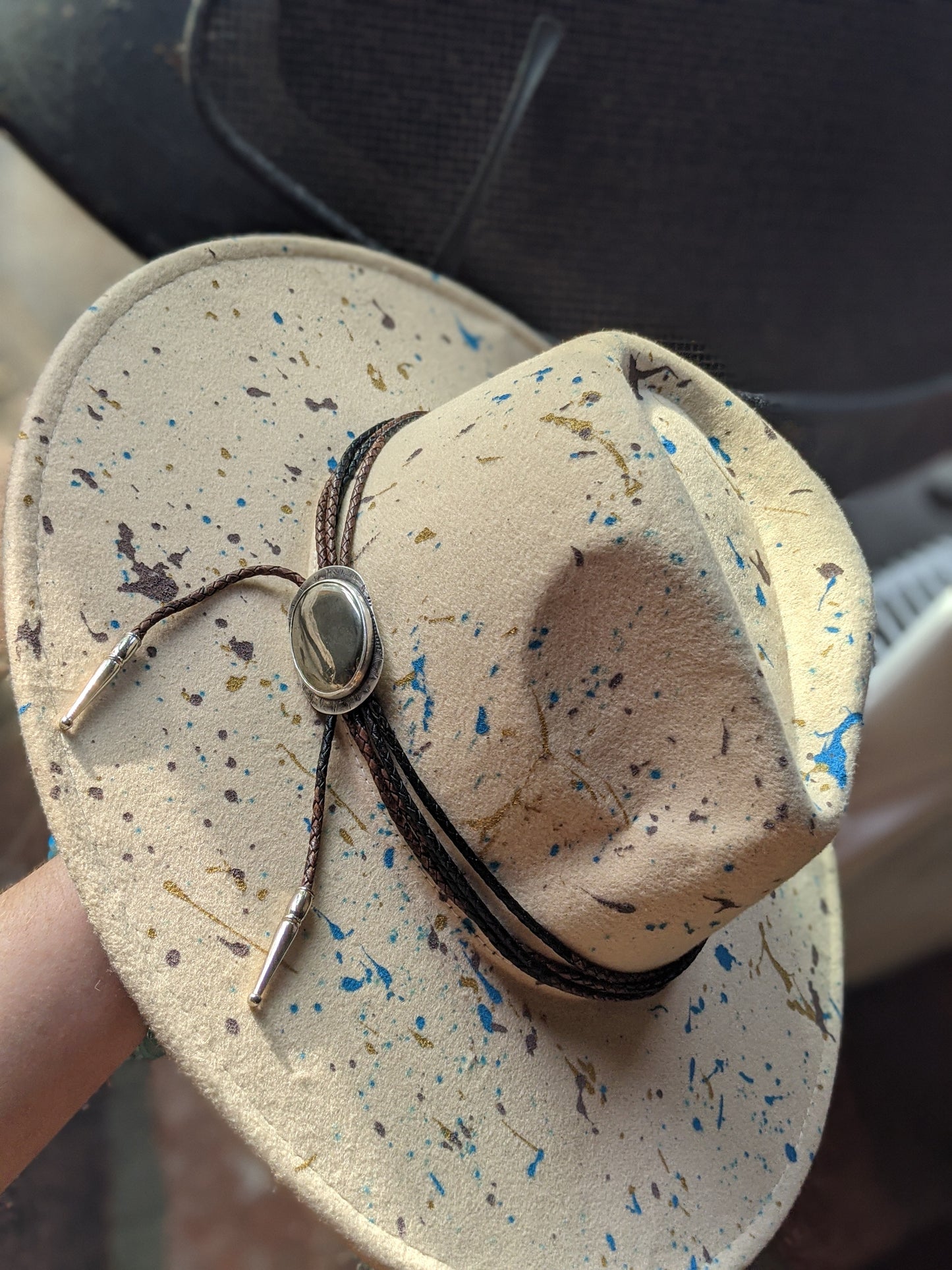 Wide Brim Beige Splatter Hat with Amethyst Hat Band - Size Large