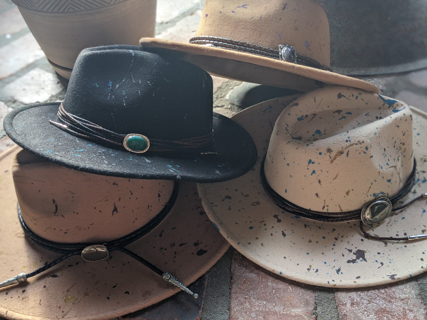 Wide Brim Beige Splatter Hat with Amethyst Hat Band - Size Large