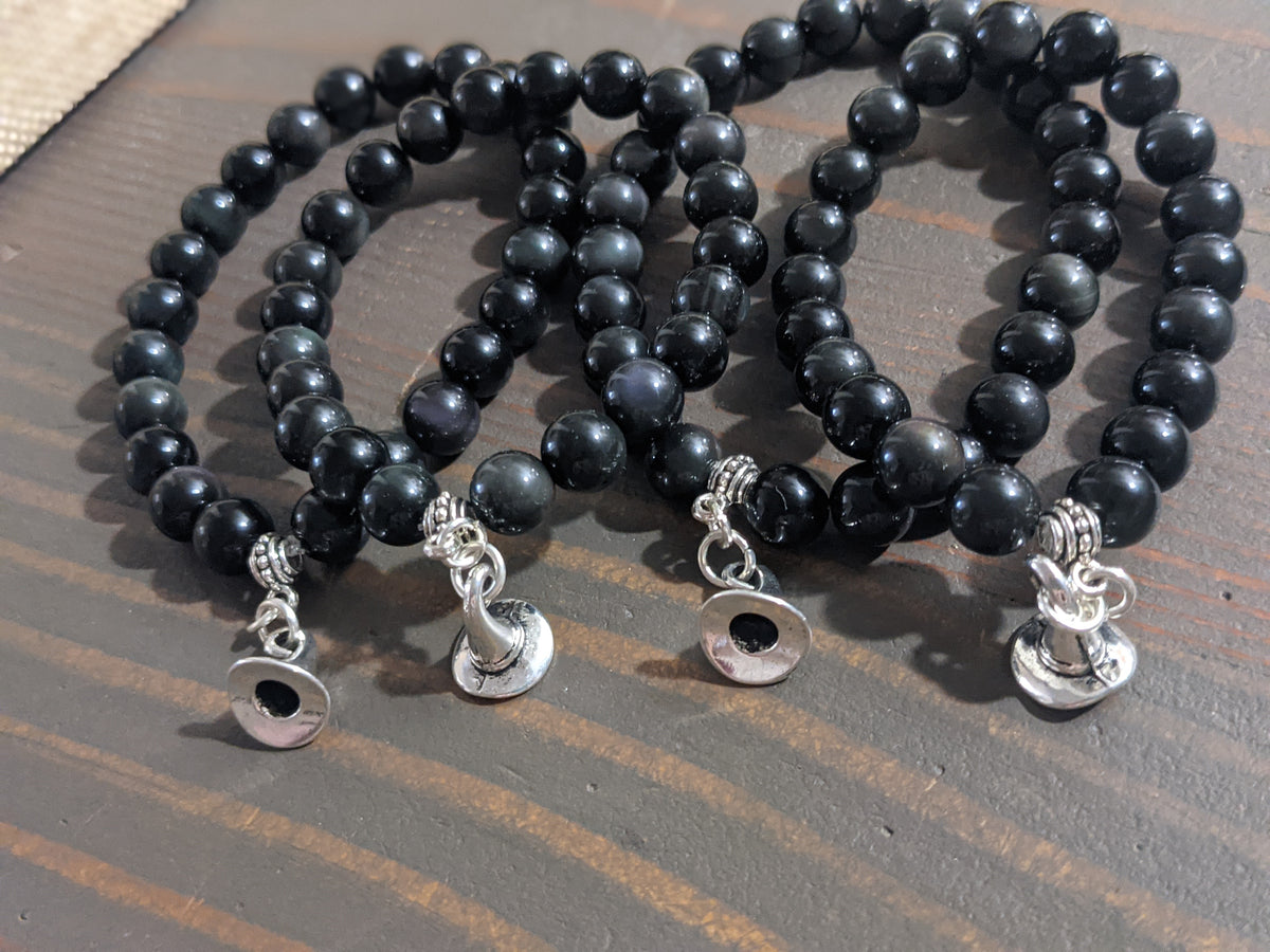 Pulsera de edición limitada de otoño con sombrero de bruja de obsidiana arcoíris y dije de Halloween