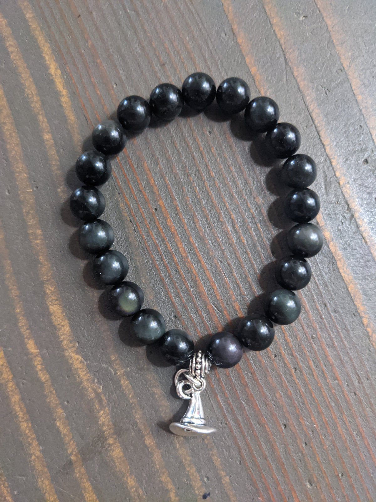 Pulsera de edición limitada de otoño con sombrero de bruja de obsidiana arcoíris y dije de Halloween