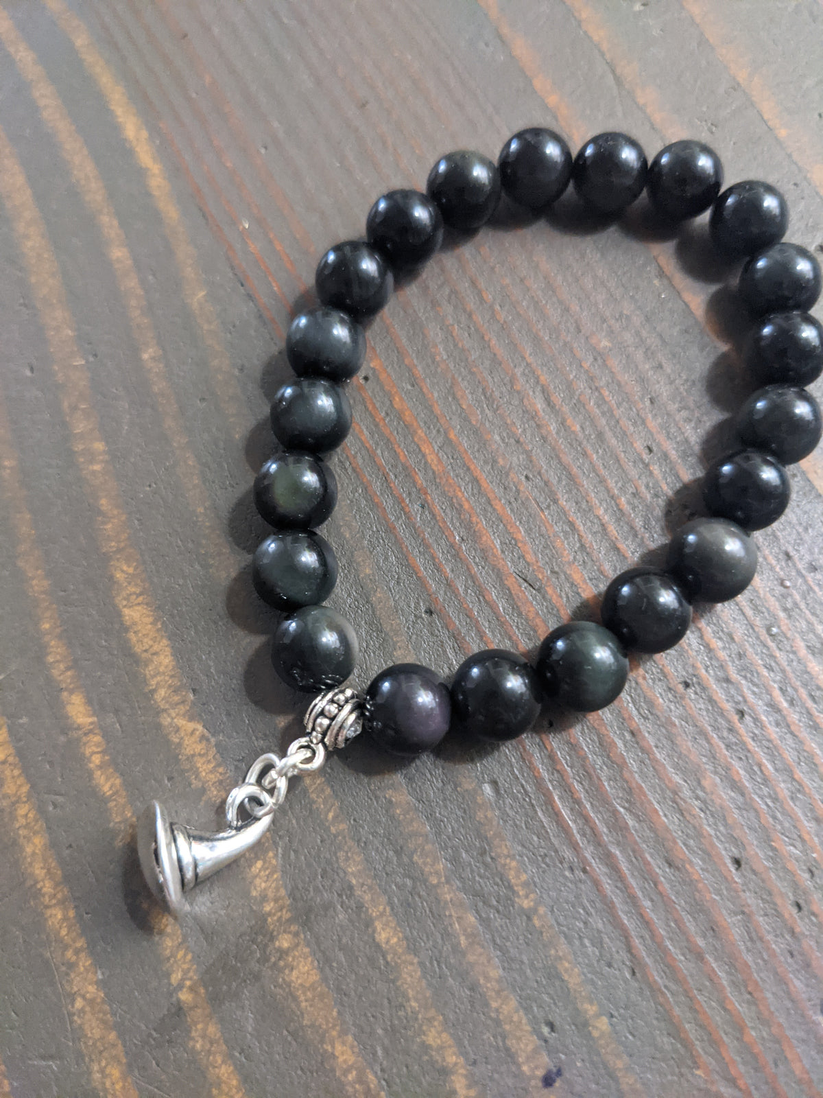 Pulsera de edición limitada de otoño con sombrero de bruja de obsidiana arcoíris y dije de Halloween