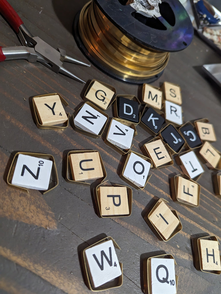 Scrabble Letter Brass (Light Brown Natural)